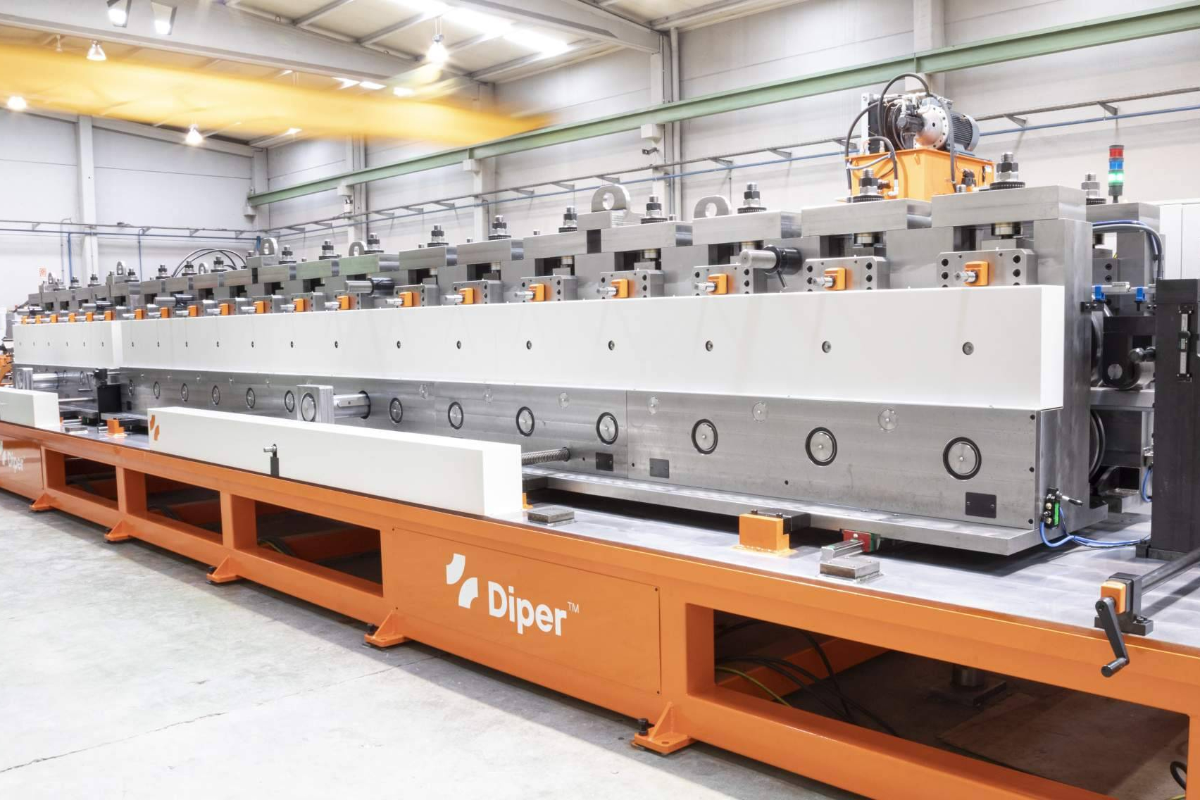 Diper Maquinaria presentará su innovación en perfiladoras en Advanced Manufacturing Madrid 2025