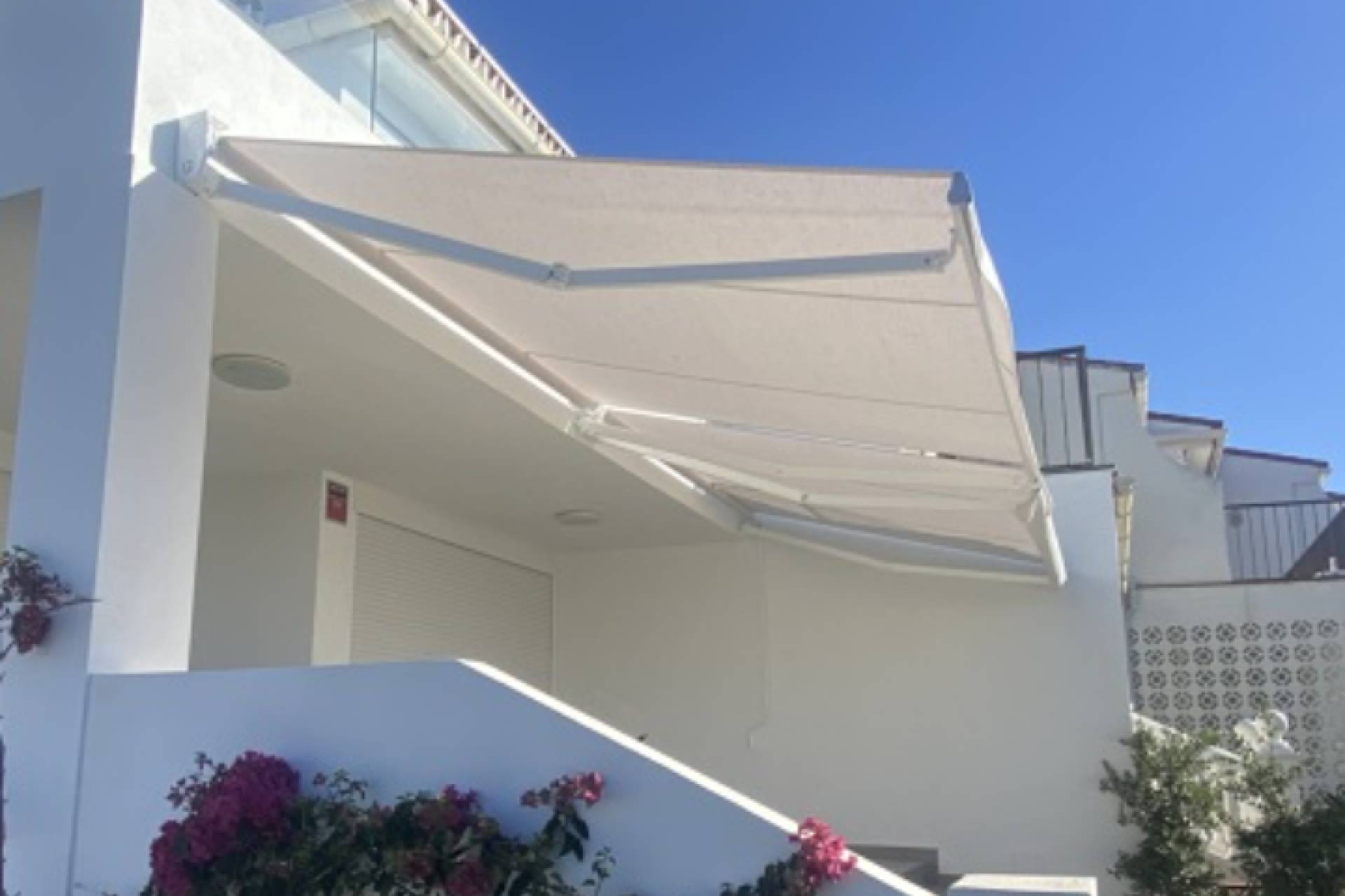 Bilbotoldo impulsa la protección solar e impermeable en viviendas con soluciones a medida