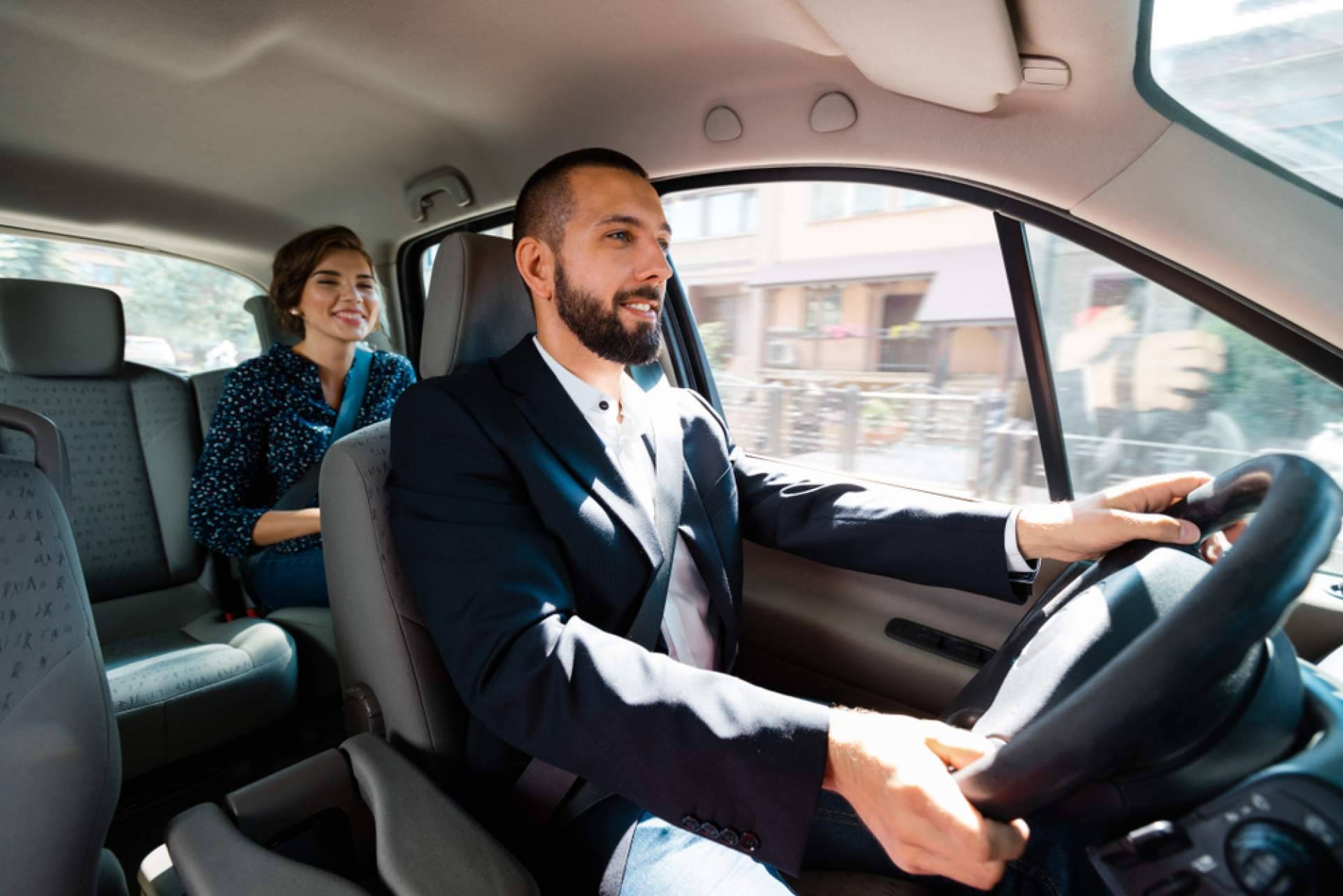 Canarias.com, movilidad premium desde los aeropuertos de Tenerife con coches de alquiler y traslados