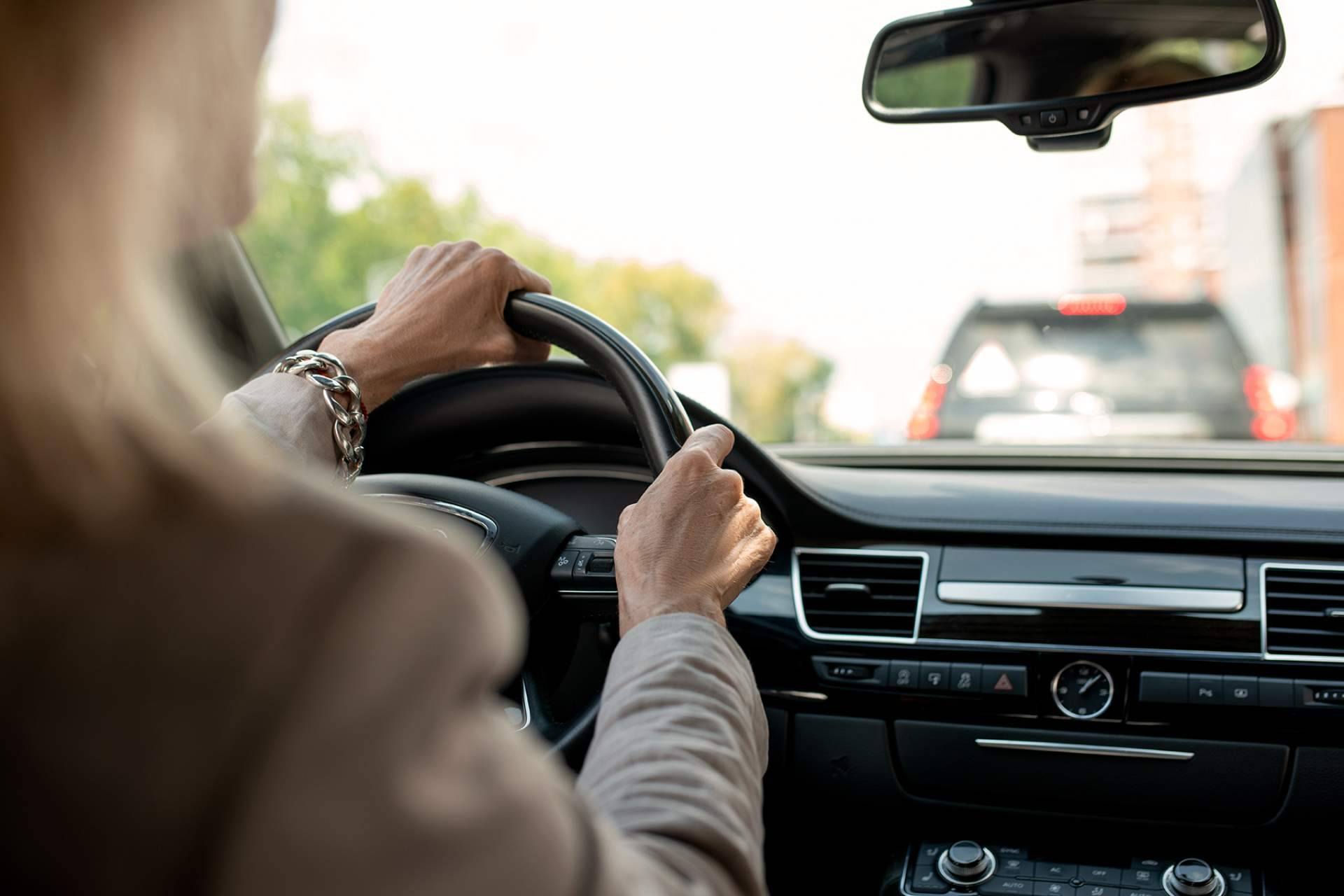 El Seguro de Coche para eléctricos e híbridos enchufables de Línea Directa, entre los mejor valorados
