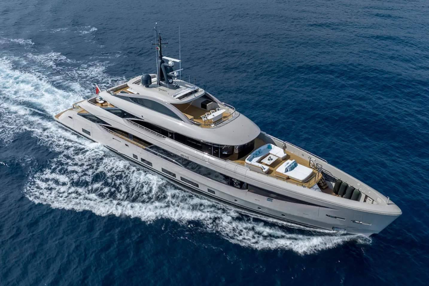 Yates de lujo con sello experto; Boatsters Black une vanguardia y trayectoria