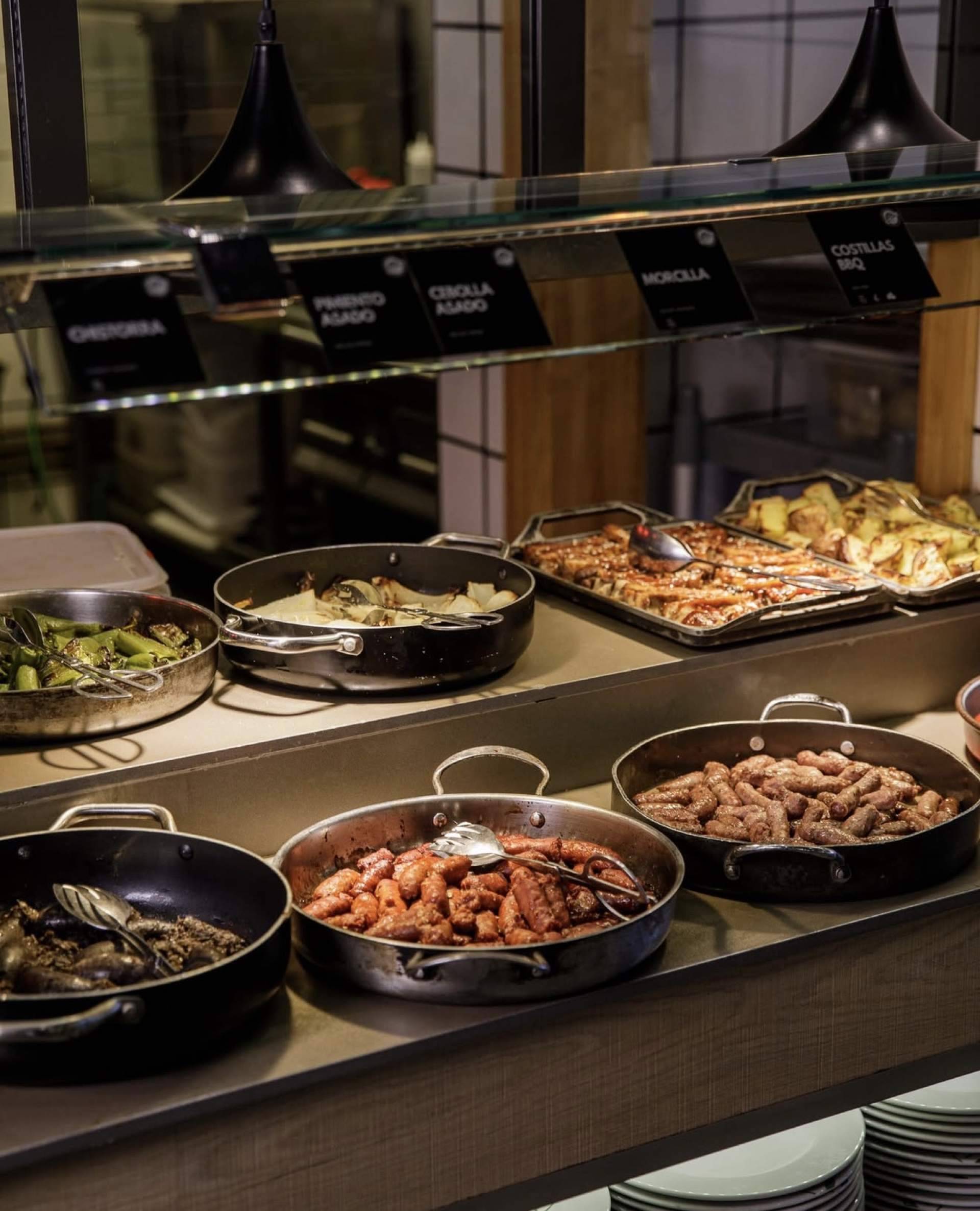 Colonial Buffet se consolida como el buffet en Valencia de referencia para familias y grandes grupos