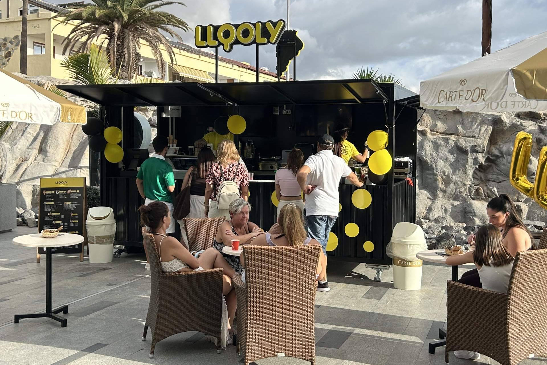 La propuesta de bubble waffles e ice rolls de LLOOLY aterriza en Tenerife con una carta artesanal ampliada