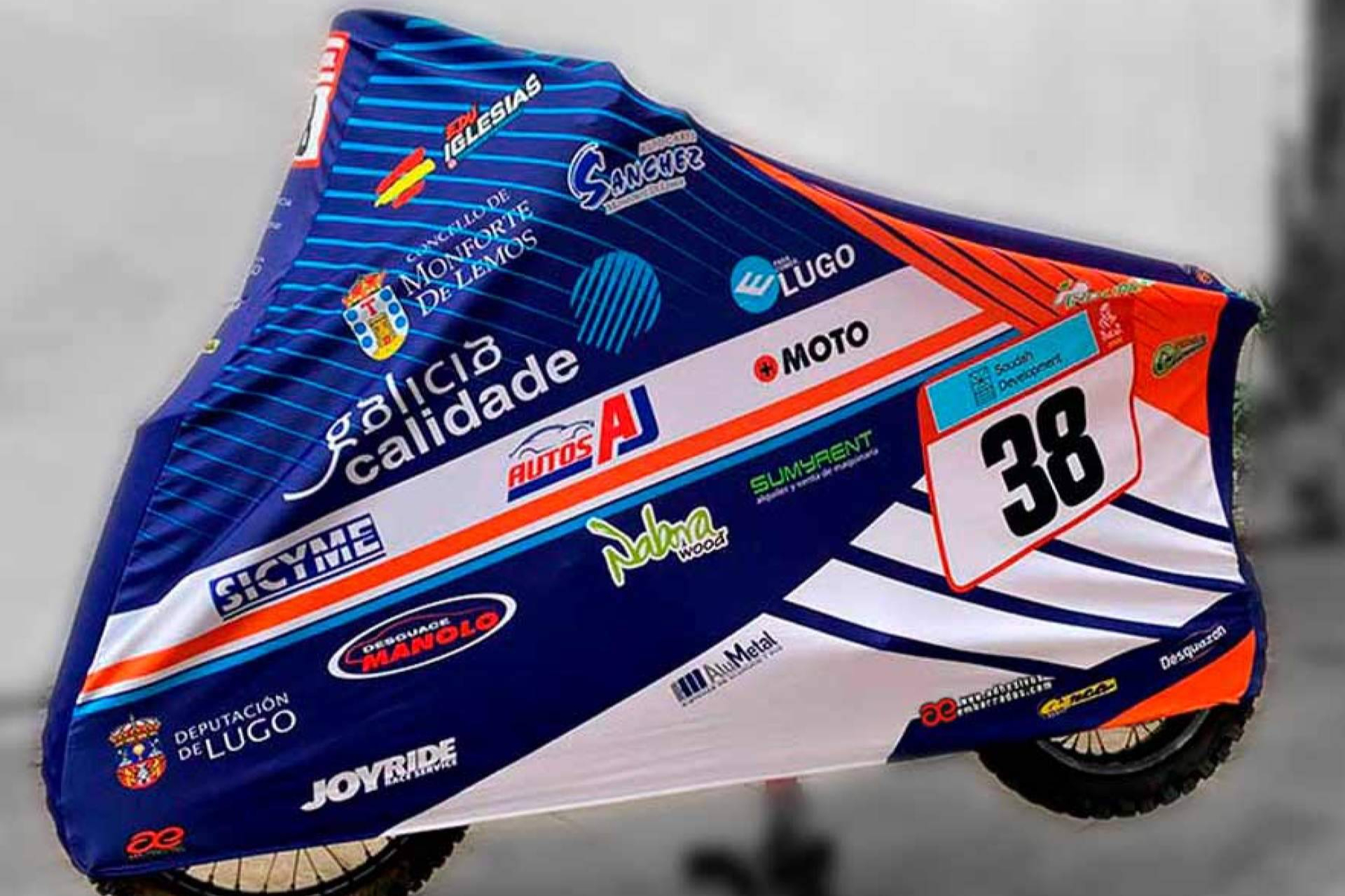 ADHESIVOSEMBARRADOS lanza fundas protectoras con diseños personalizados para moto, quad, kart y carcross