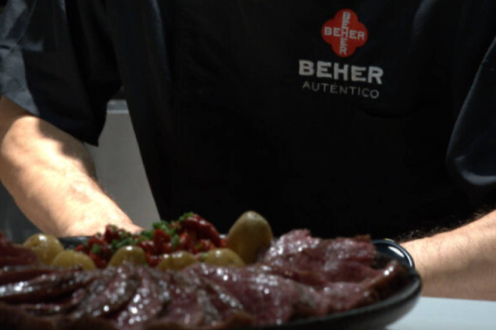Beher Bilbao refuerza su propuesta gastronómica acercando la tradición del ibérico al corazón de Bilbao