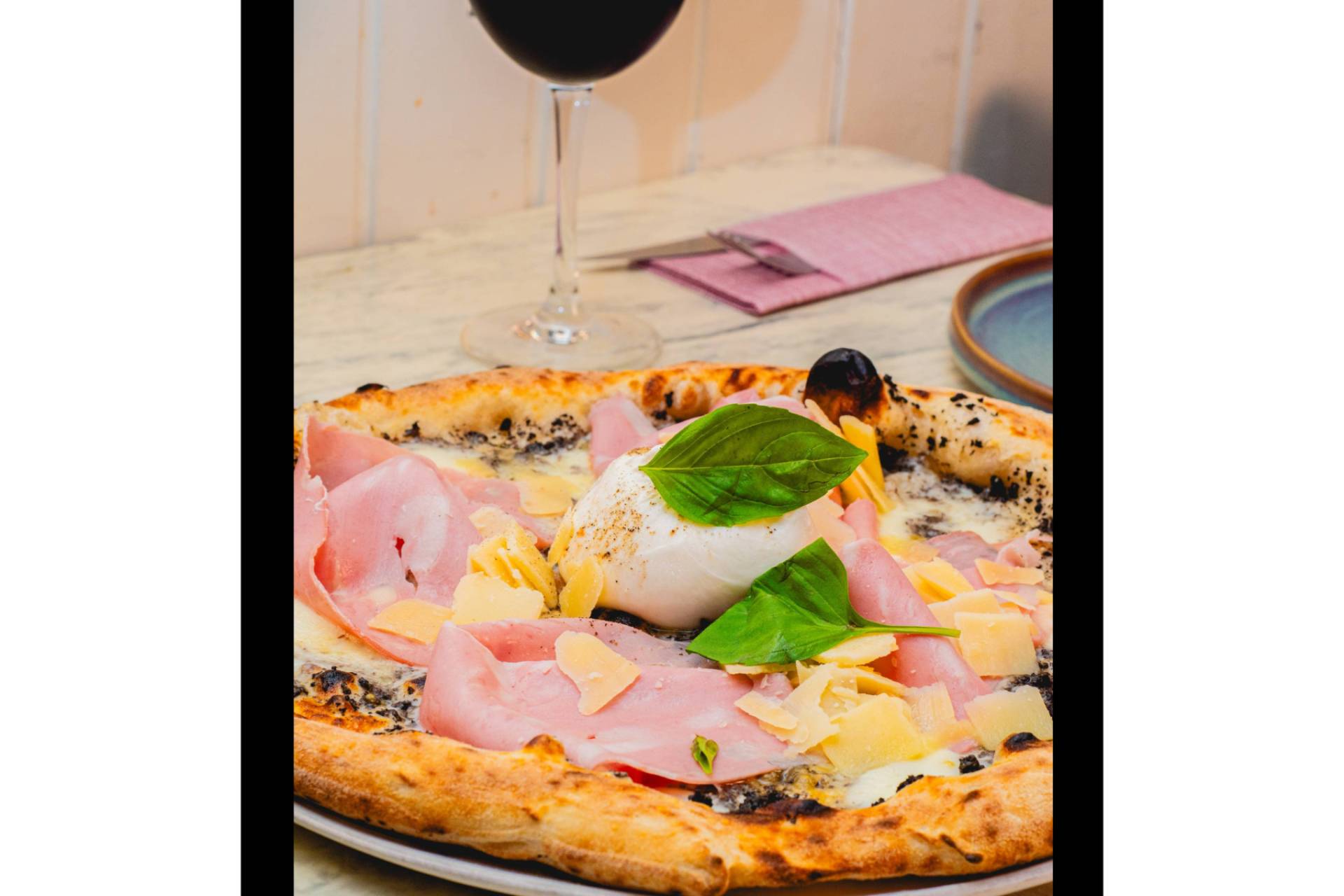 El secreto de la masa de Pizzería Rifugio está en el mar