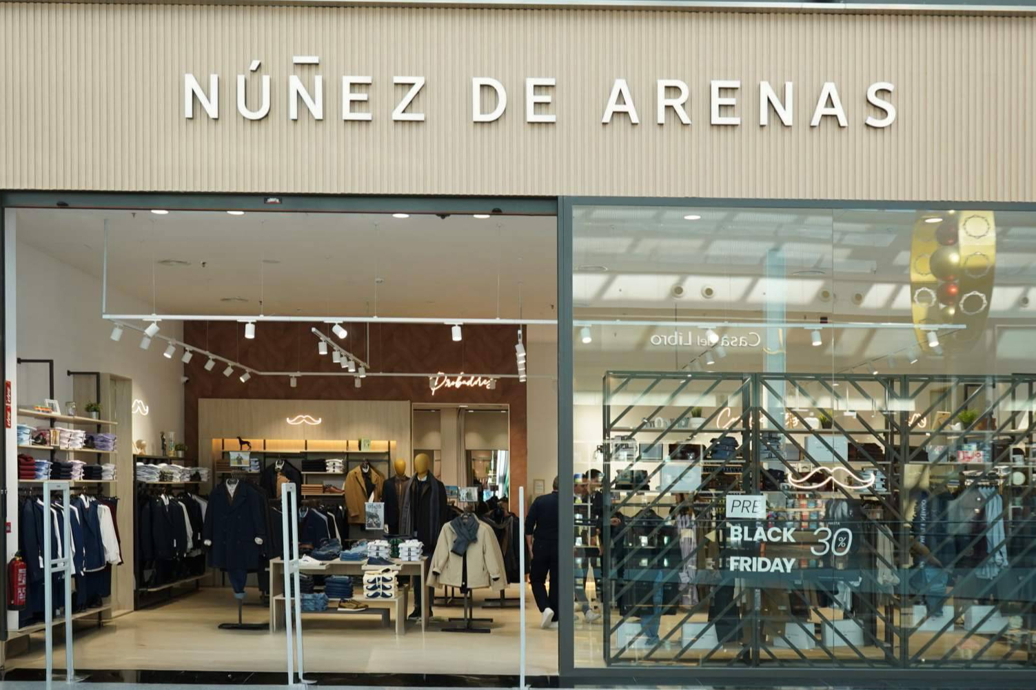 Núñez de Arenas desembarca en Andalucía; Granada acoge la primera tienda en la Región en el Marco de su 50 aniversario