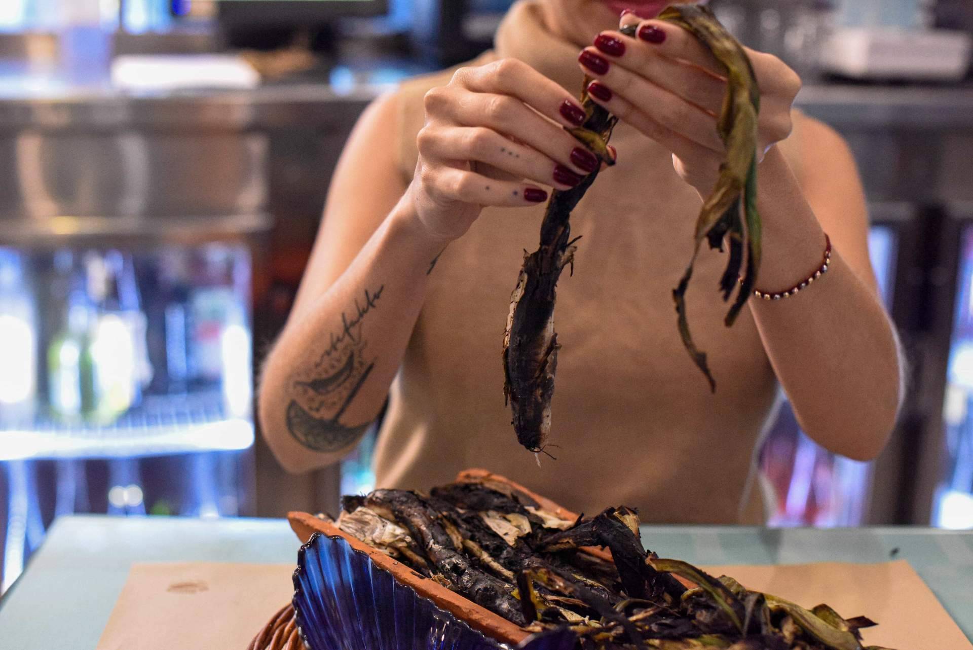Pasa Tapas acerca la calcotada Barcelona al centro; menús tradicionales de calçots para compartir