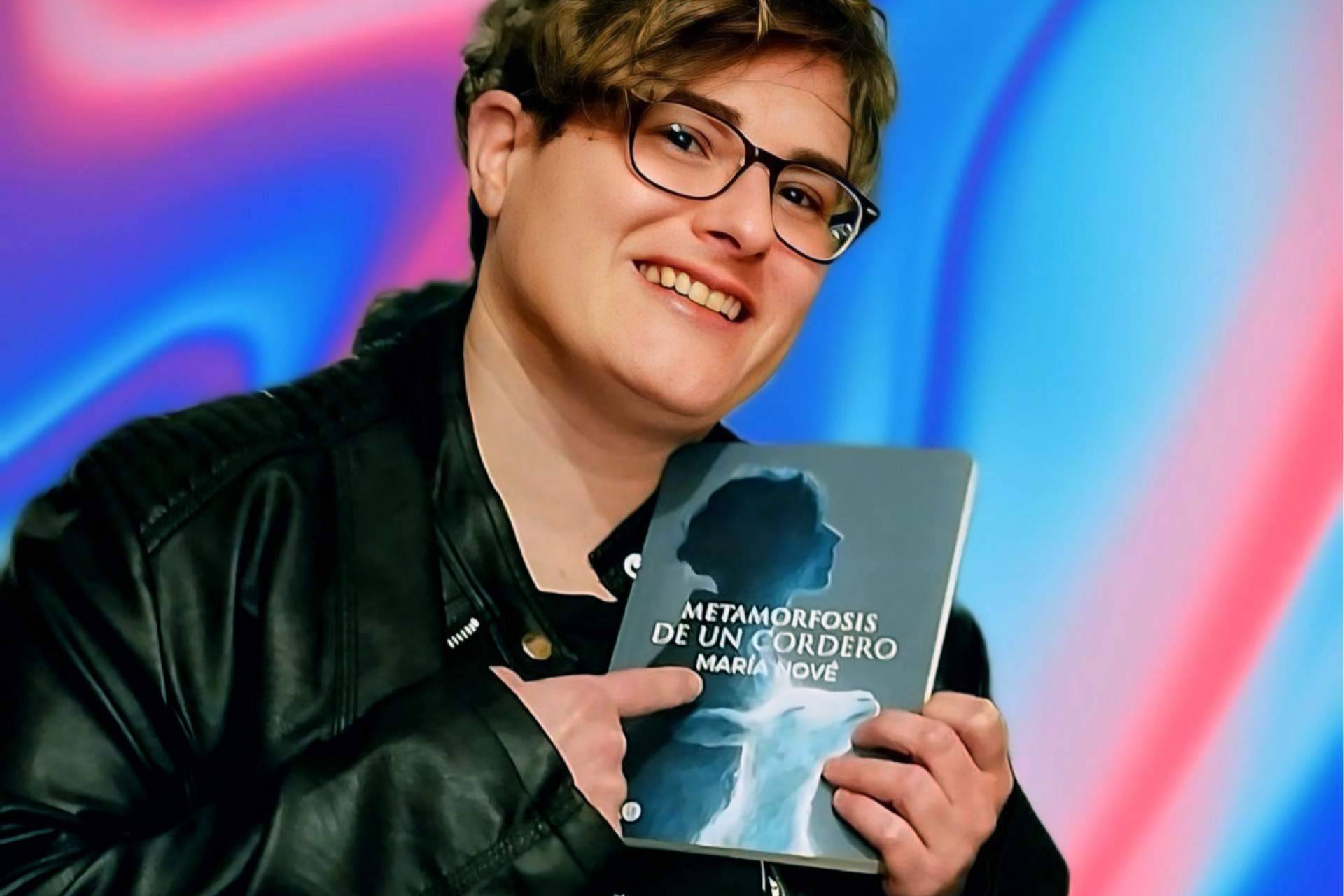 Azul Cobalto publica Metamorfosis de un cordero, de María Nové
