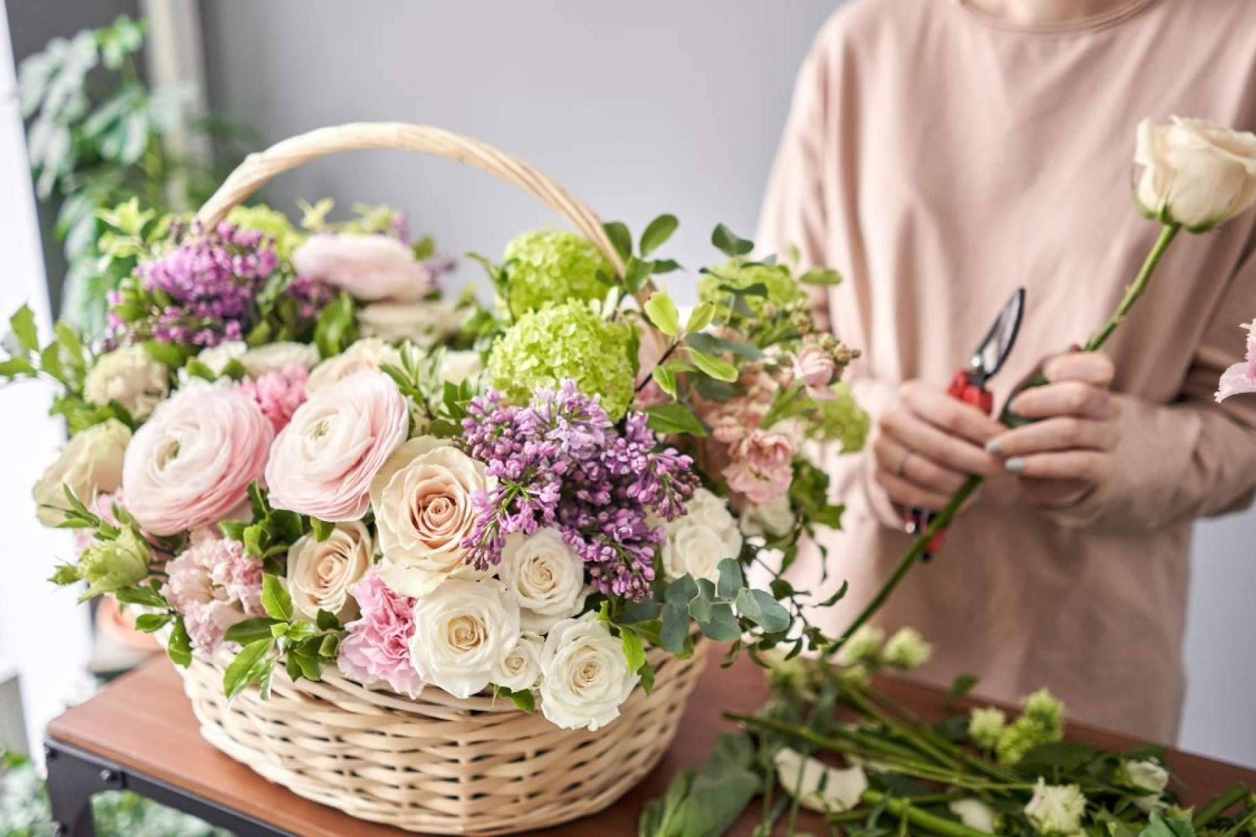 Arreglos florales con sello local, La Rosa de Oro, referencia como floristería en Sevilla