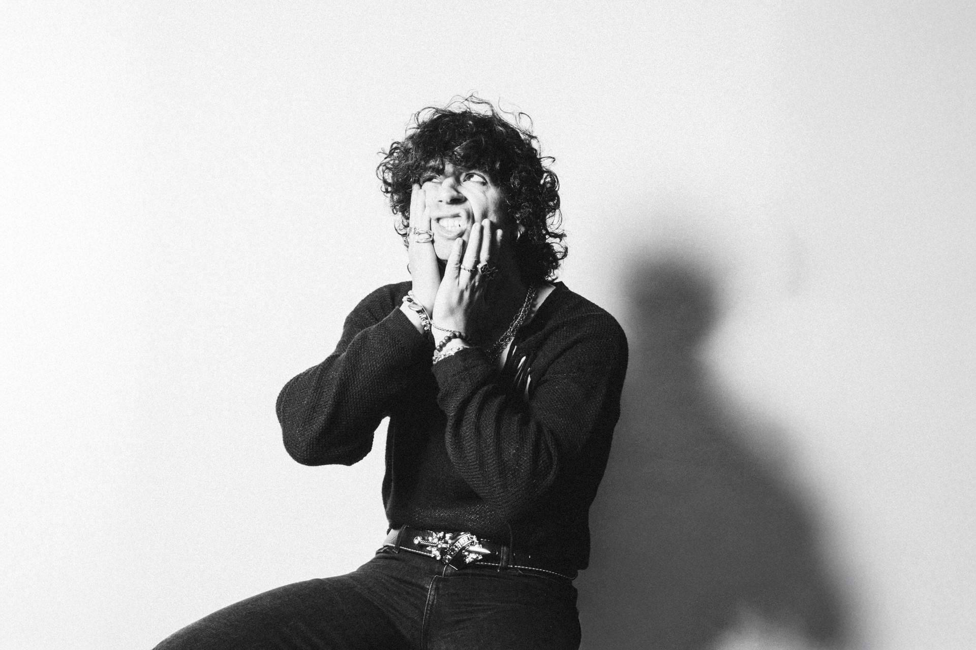 REGIO presenta su single debut 'EN EL RUEDO'