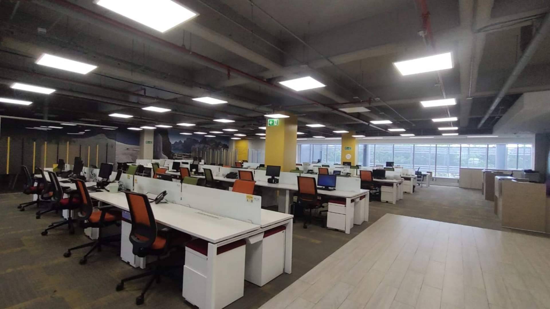 Edificio corporativo de 6 pisos para oficinas en venta en una zona estratégica de Bogotá, Colombia
