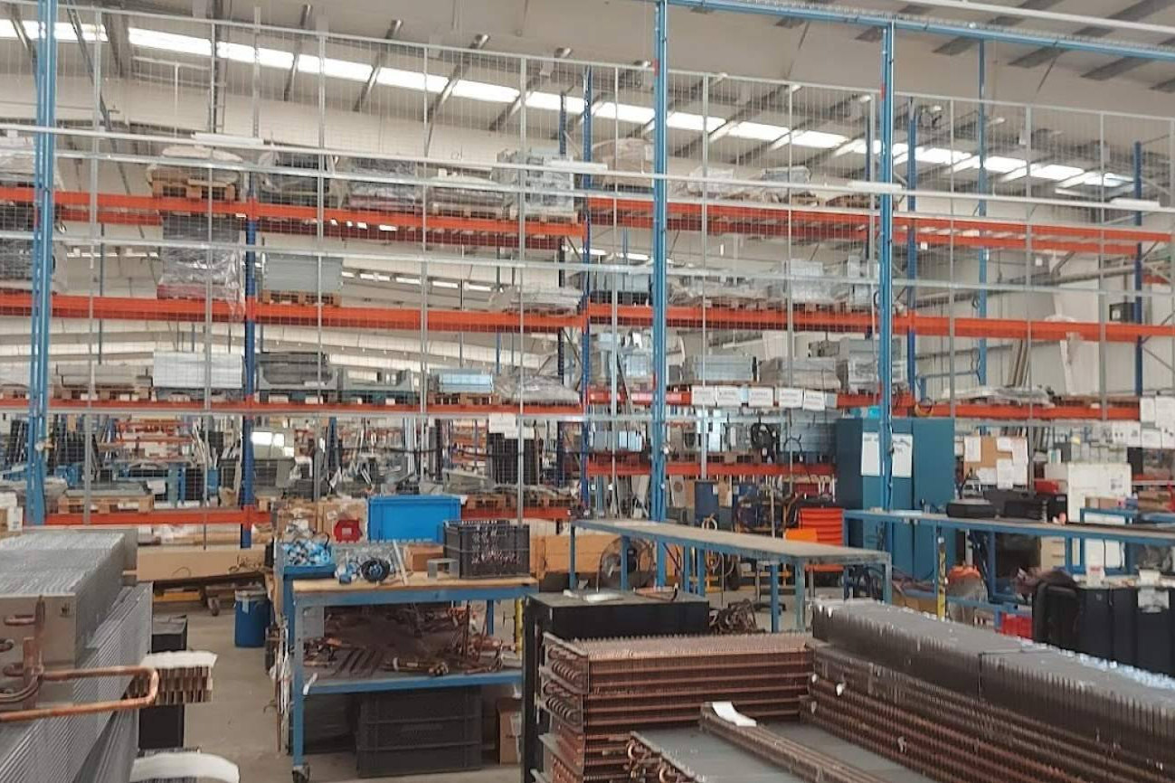Sale a subasta la gran nave industrial de la castellonense Frost-Trol S.A con toda su maquinaria incluida