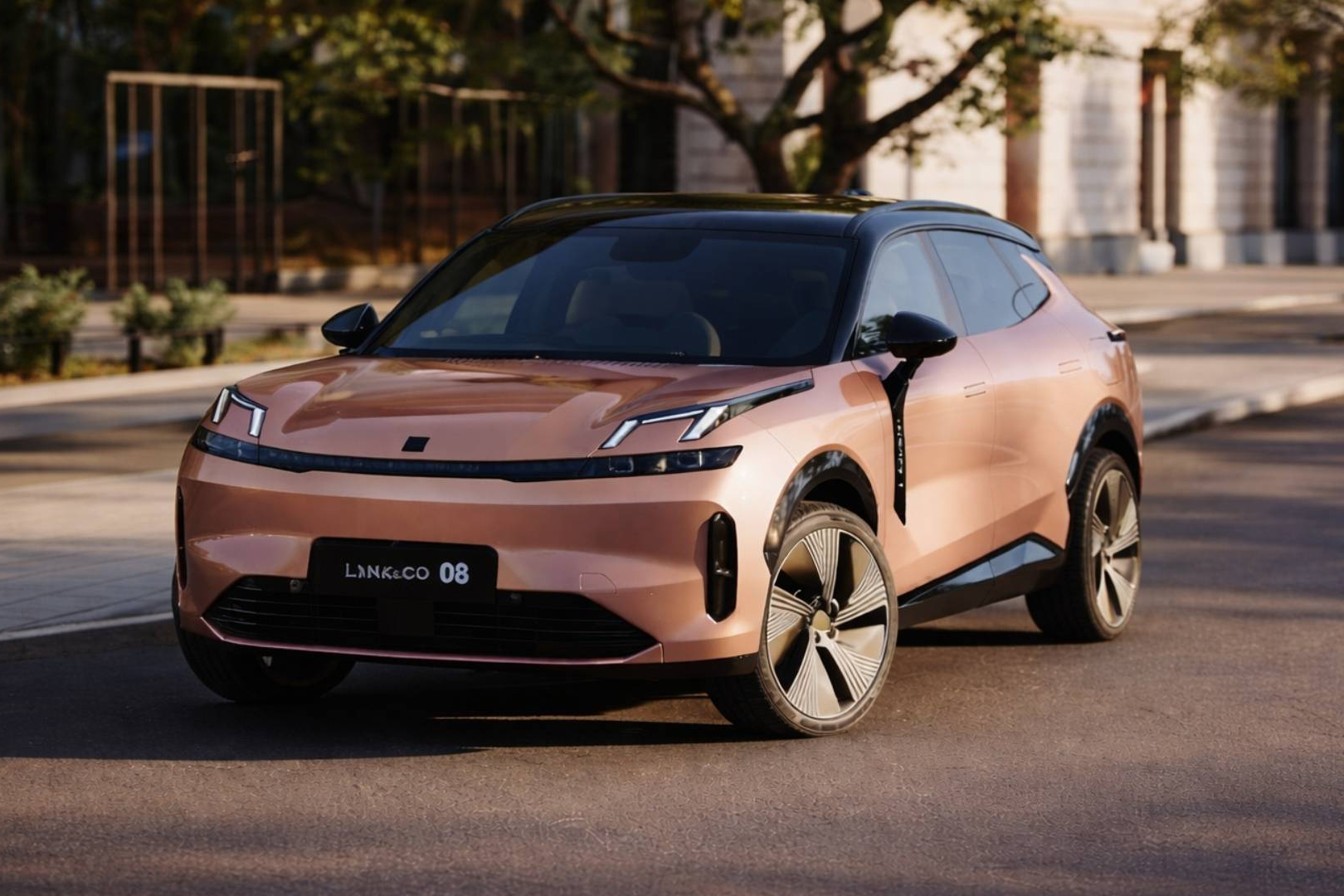 Lynk & Co refuerza su apuesta por la movilidad electrificada con los modelos 08 y 02