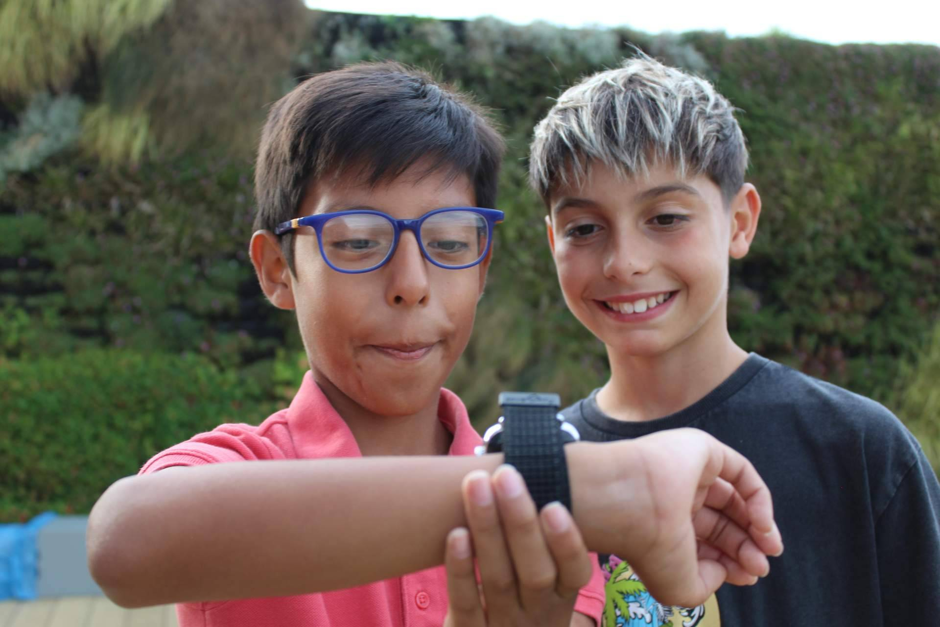 ¿Smartphone pronto o más tarde? El auge de los relojes GPS familiares refleja un cambio en las decisiones parentales