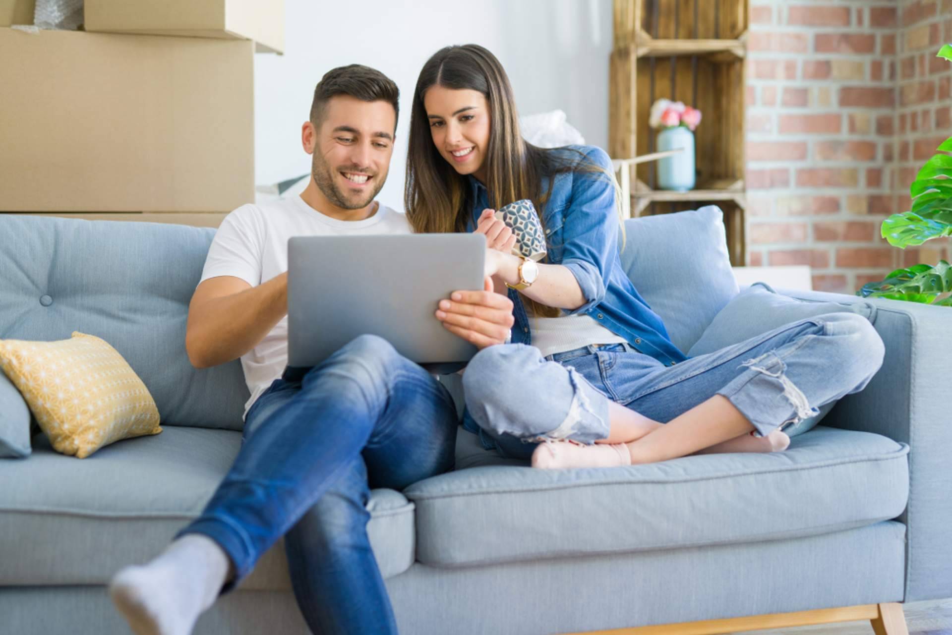Franquicias online rentables para emprender desde casa con el modelo de Grupo Devuelving