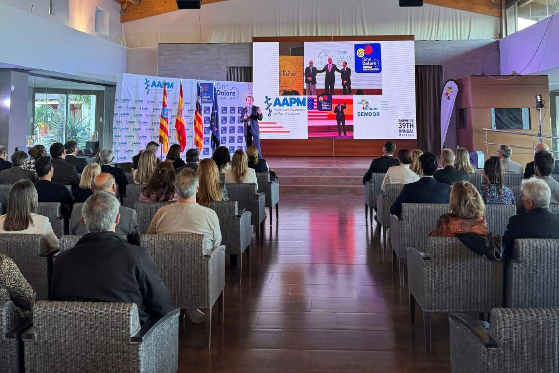 El World Multidiciplinary Pain Forum suma divulgación con el Dr. Abellán y la farmacéutica Piluca Barrau