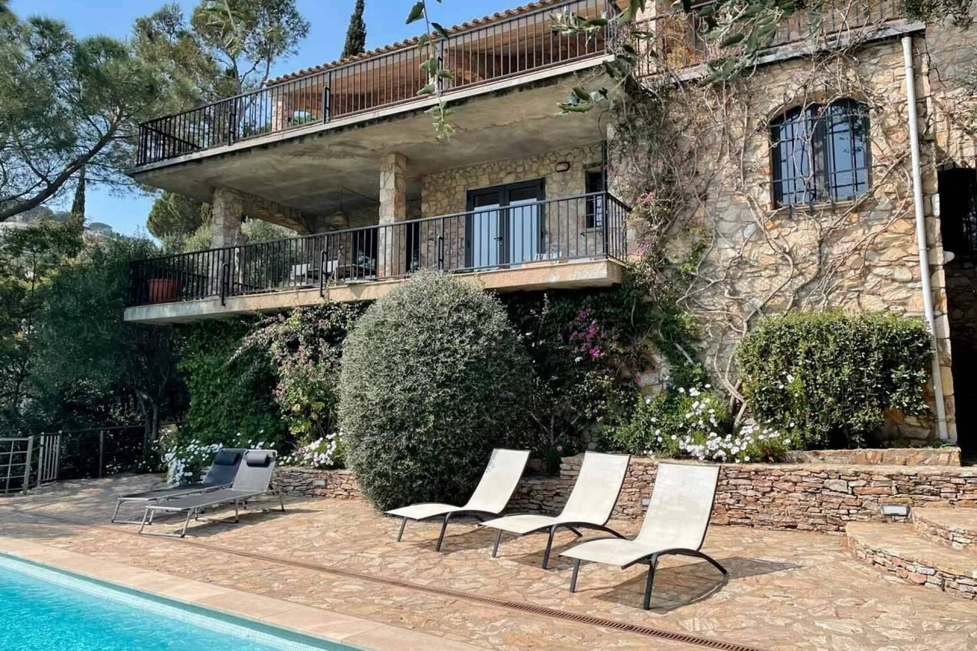 Begurnet refuerza su servicio de limpieza y mantenimiento de segundas residencias en Begur y Pals