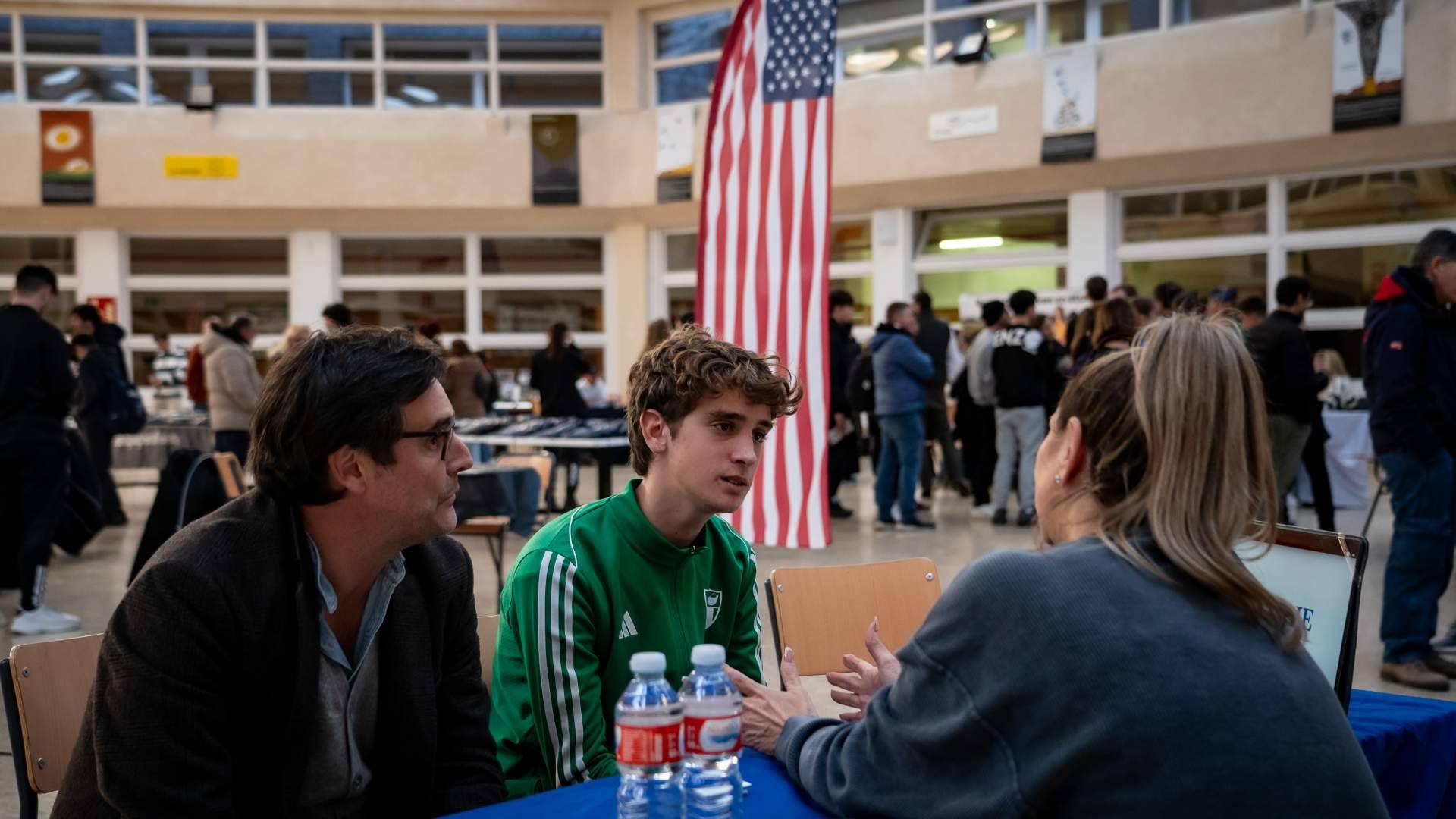 El 'secreto' del calendario escolar; por qué tantas becas para estudiar en EE. UU. aparecen en mayo