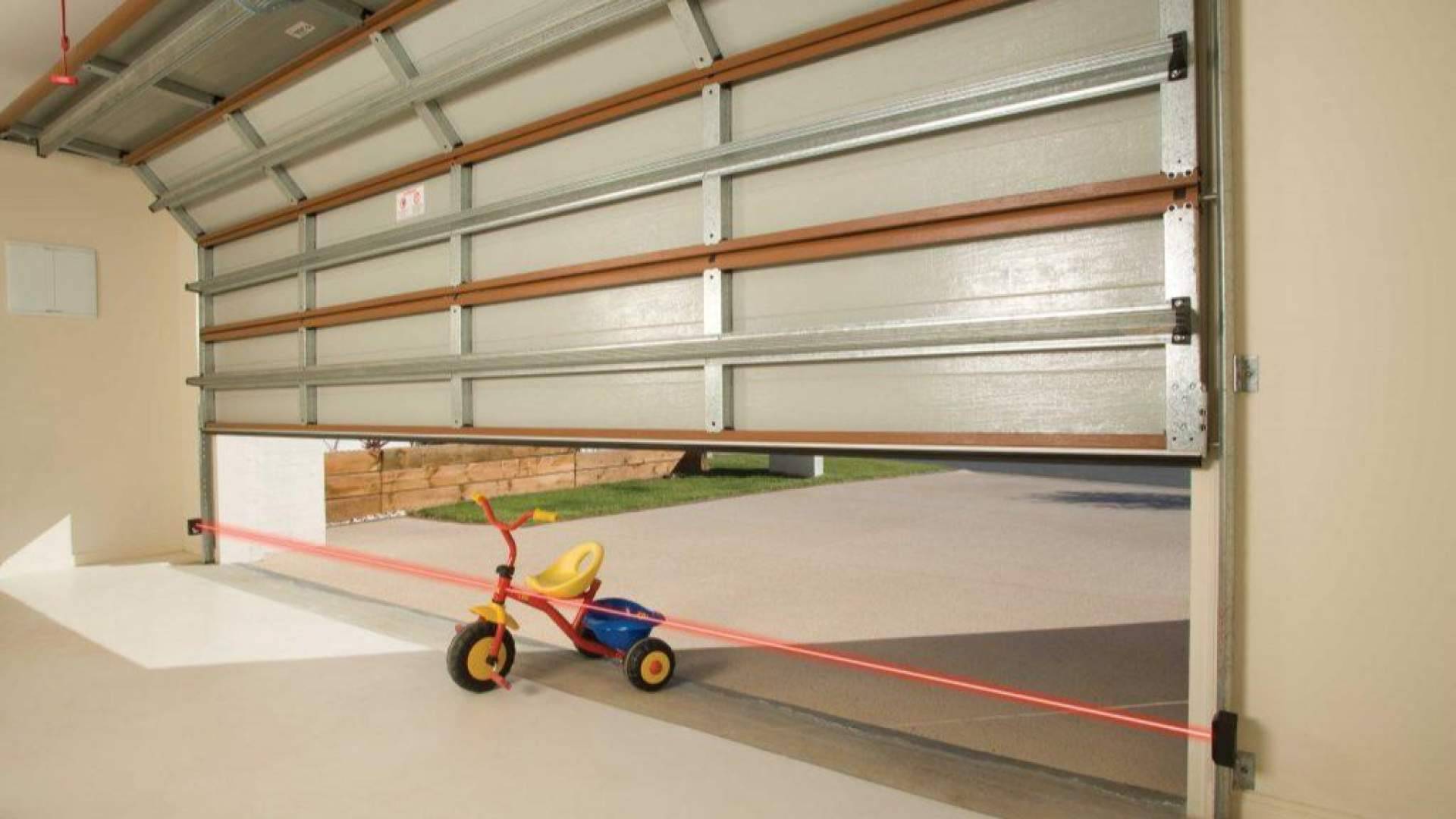 Como evitar averías, accidentes y costes imprevistos en puertas de garage comunitarias