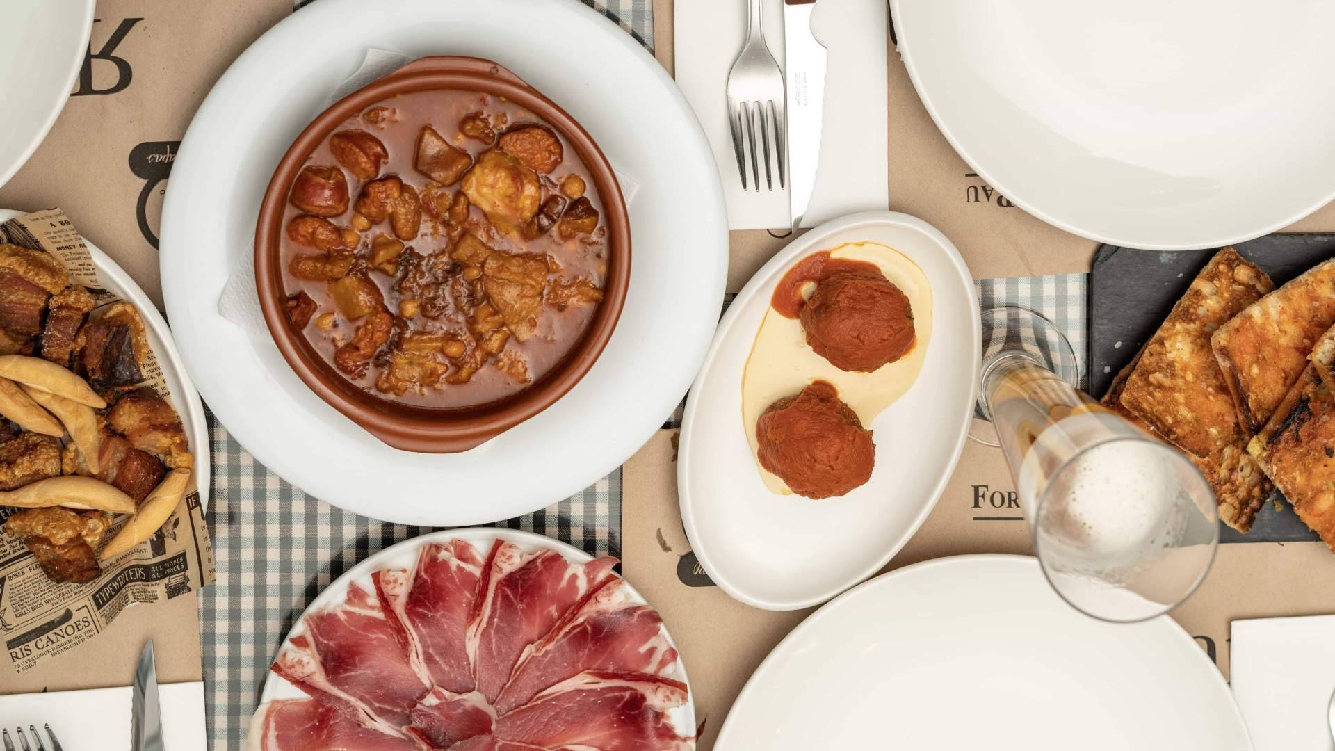 Pasa Tapas, gastronomía Española hasta altas horas de la noche en Barceloneta