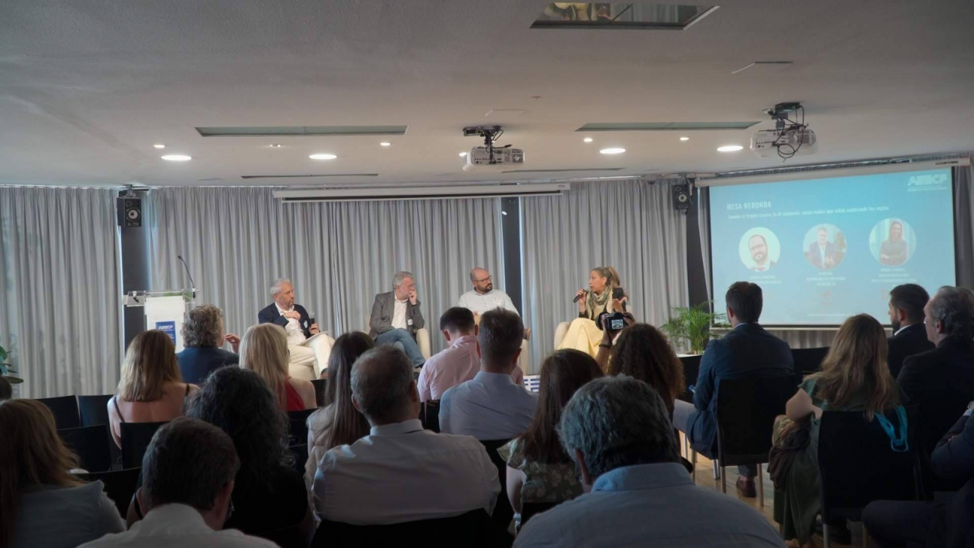 La AEECF duplica el número de empresas asociadas desde 2024 y reúne a un centenar de expertos en su II Congreso de Fraude digital