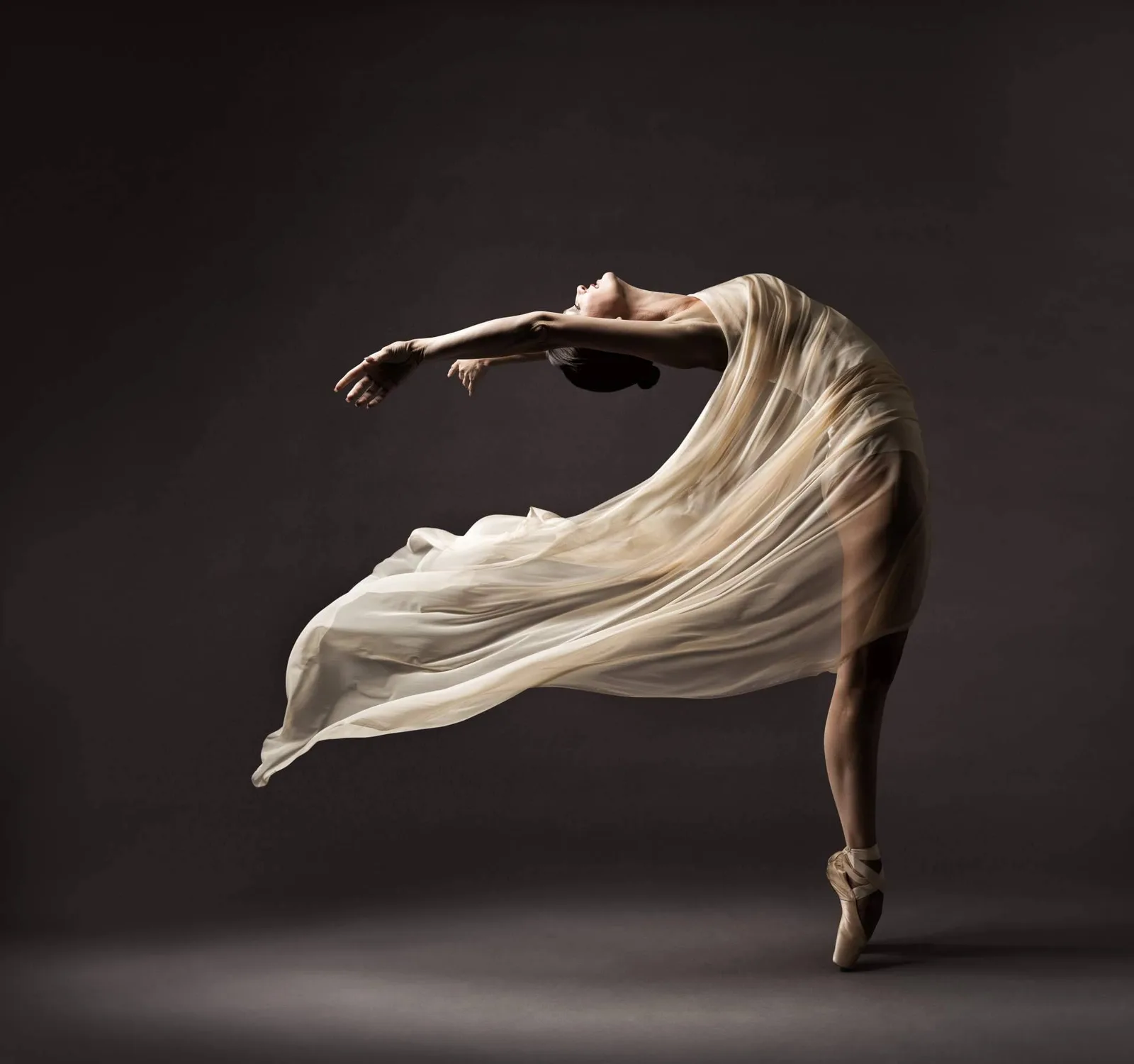 Fitness Ballet de Elena Marco desvela cómo mejorar el spagat y la utilidad real de abrirse de piernas