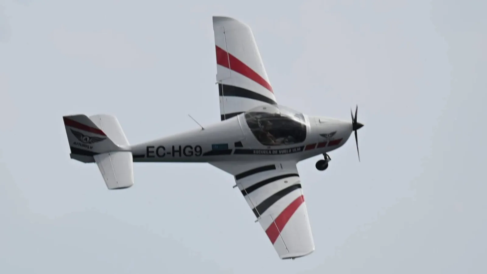 Cómo obtener la licencia de piloto ULM en una escuela de vuelo ultraligero en Asturias