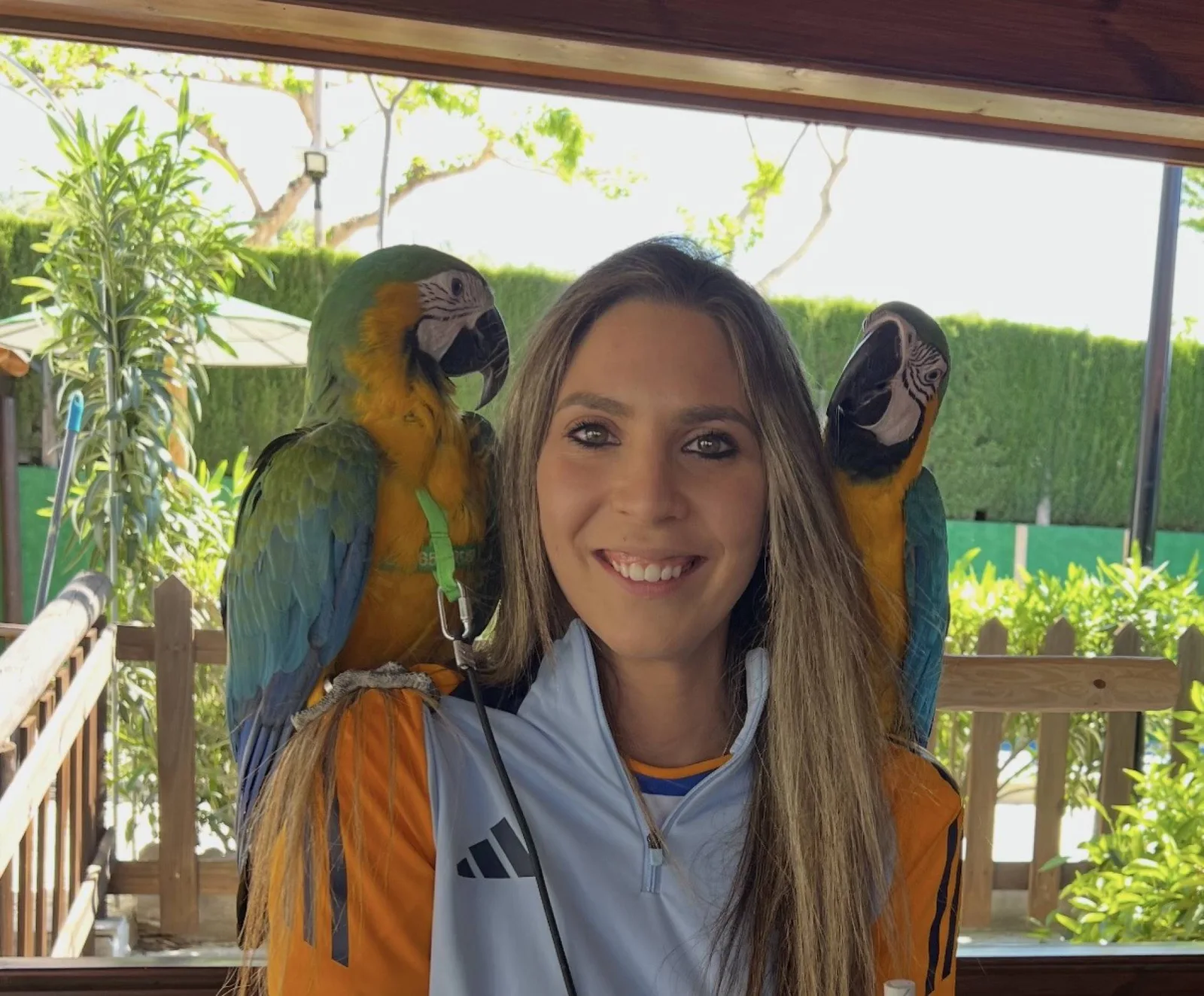 María del Carmen Herrera Jiménez da voz a los animales en El lorito Lolo