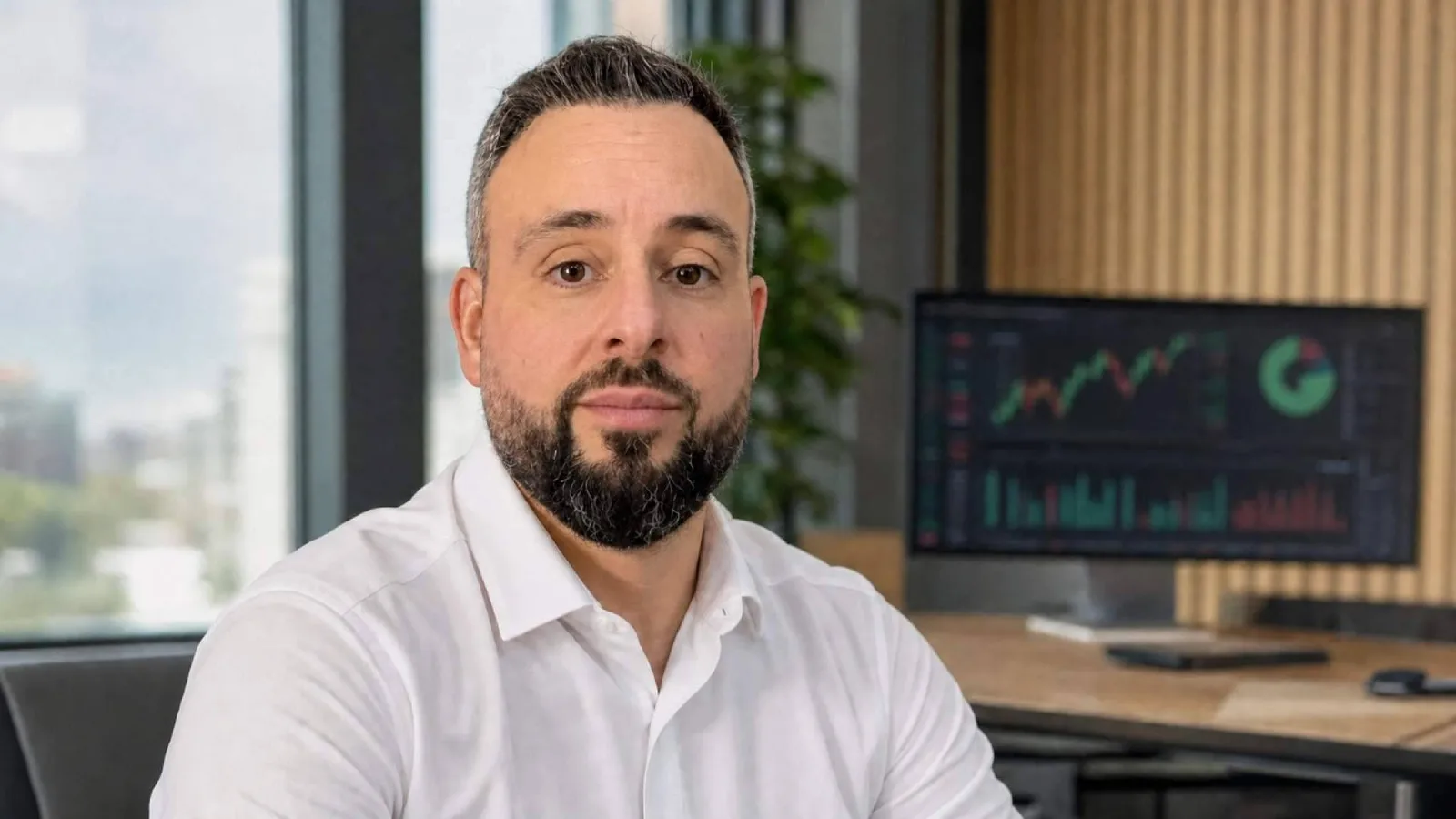 Un emprendedor español democratiza el trading algorítmico con inteligencia artificial desde Dubái
